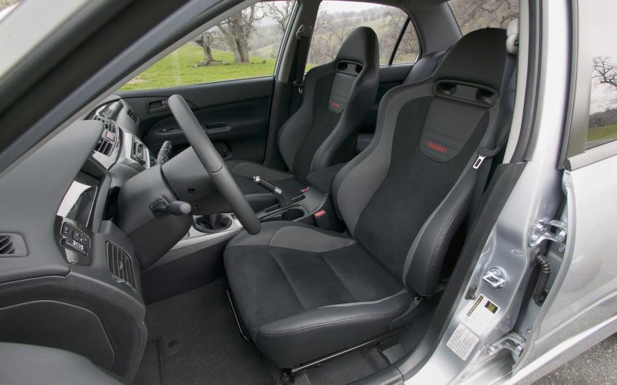  Mitsubishi Lancer Evolution IX MR 2007 года  (фото 45 из 129)